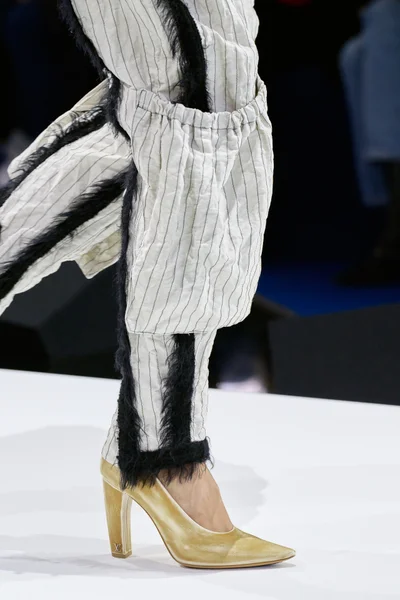 Look 29